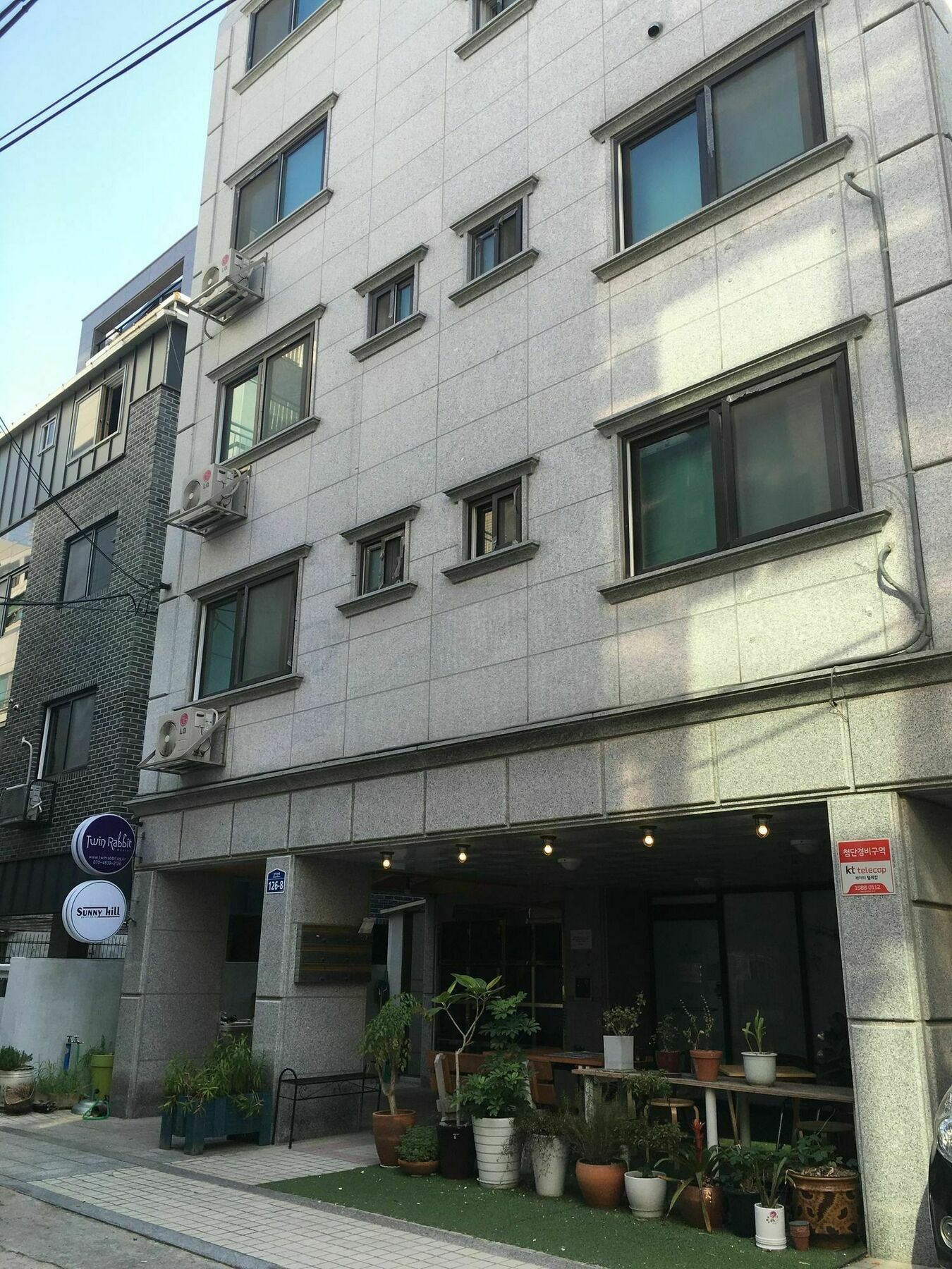 Sunnyhill Hongdae Guest house 2*